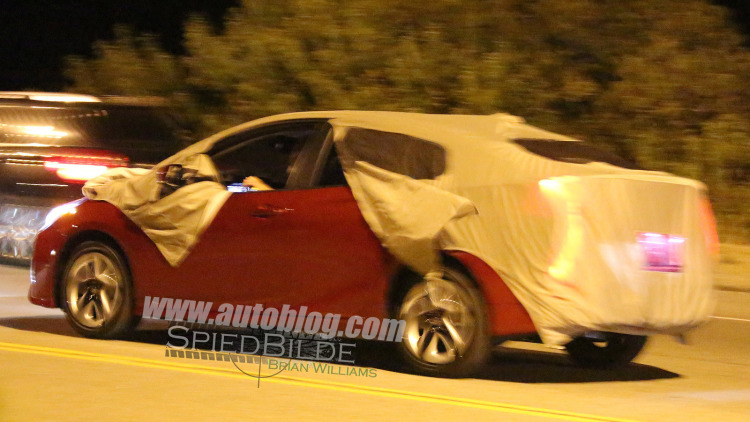 015-toyota-prius-spy-shots-1