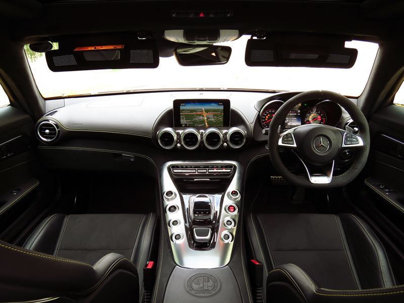 2015_08_Mercedes_Benz_AMG_GT_S_Interior_05