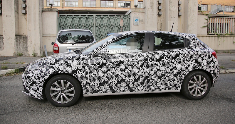 2016-alfa-romeo-giulietta-spied-up-close-and-personal-in-italy-photo-gallery_4