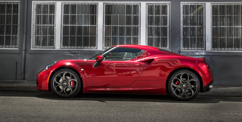 Alfa_Romeo-4C_Coupe_US-Version_2015_800x600_wallpaper_29