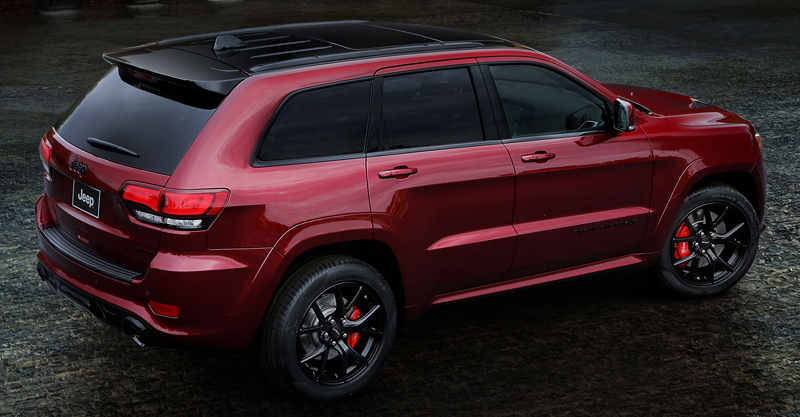 2016-Jeep-Grand-Cherokee-SRT-Night-rear-side-view-from-above