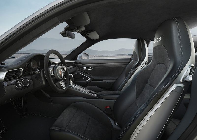 Porsche-911_GTS-2018-800-17