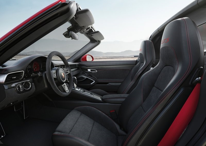 Porsche-911_GTS-2018-800-18