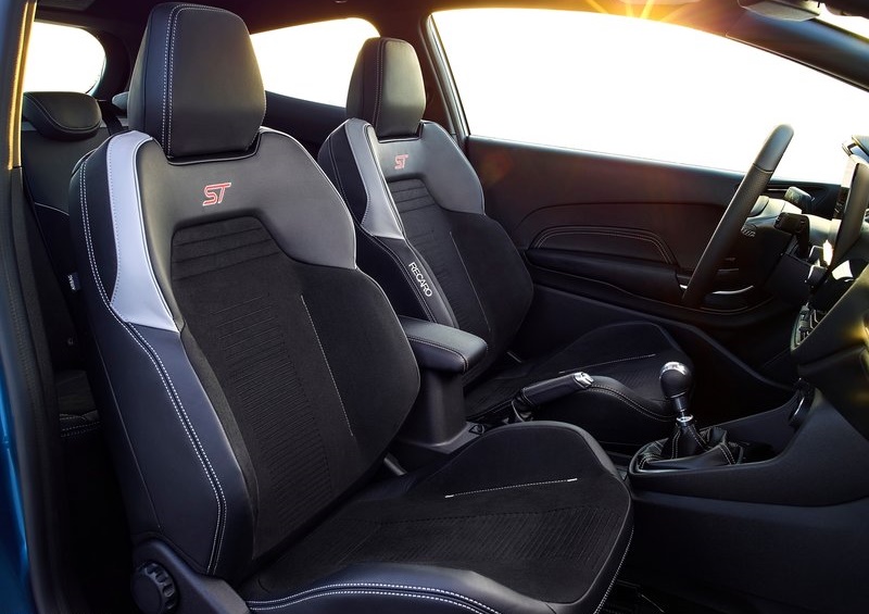 Ford-Fiesta_ST-2018-800-0c