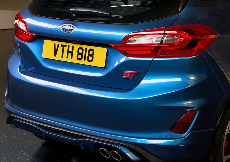 Ford-Fiesta_ST-2018-800-10