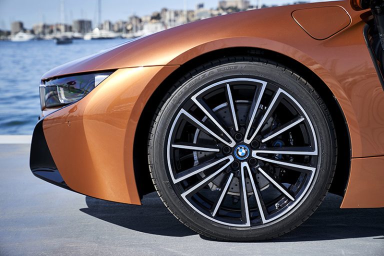 ราคาอย่างเป็นทางการ BMW i8 Roadster : 12,999,000 บาท (นำเข้า CBU ...