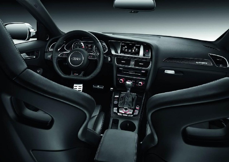 2012 02 17 Audi RS4 Avant 4