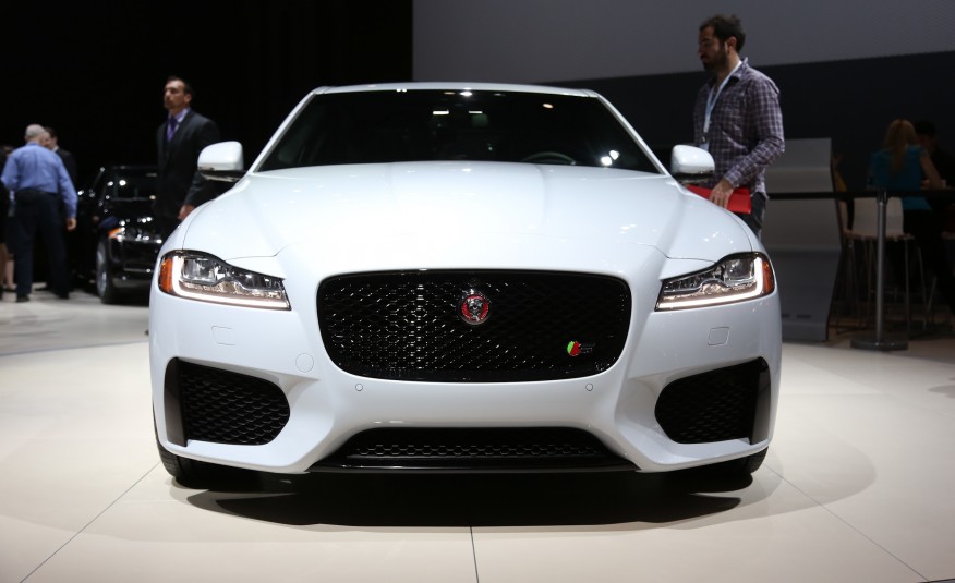 Jaguar xf и xe отличия