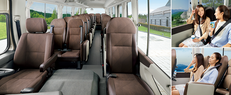 Toyota Coaster : Minibus (มินิบัส) นั่งโดยสารได้ 24-29 ที่นั่ง  เครื่องยนต์ดีเซล 4.0 ลิตร - Headlight Magazine