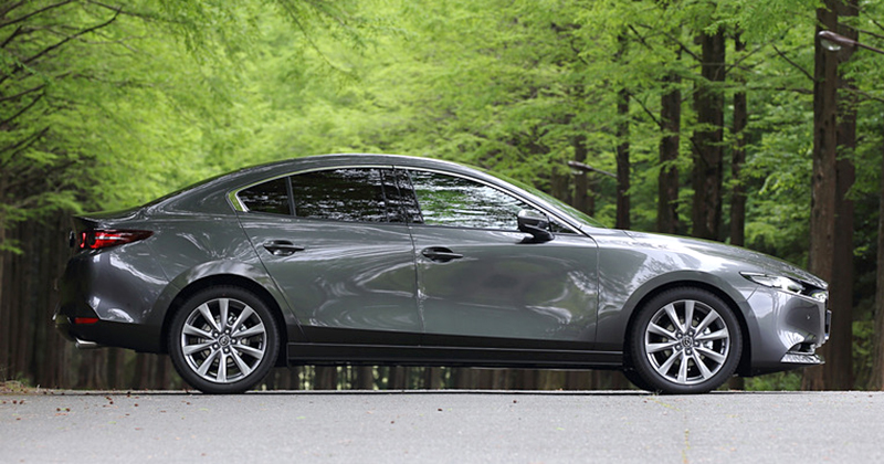 ภาพรถคันจริง All NEW Mazda 3 Sedan เวอร์ชั่นญี่ปุ่น สีเทา Machine Grey ...