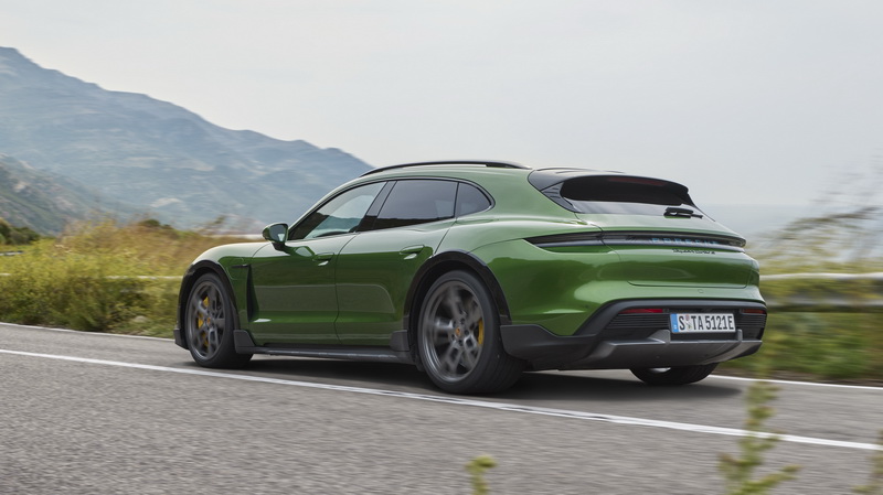 Porsche taycan cross clearance turismo s
