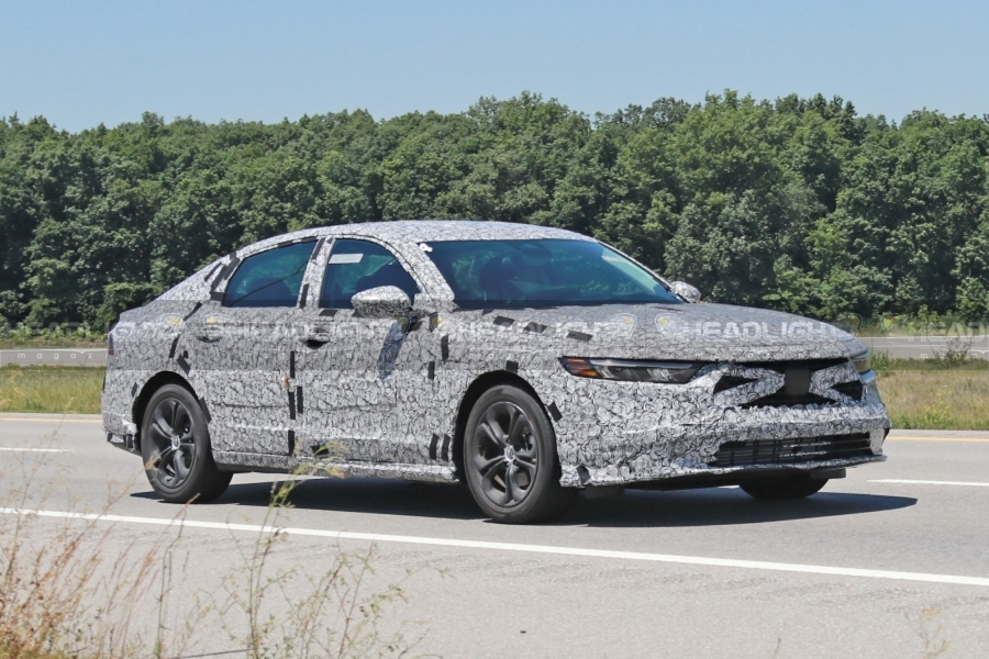 ภาพเรนเดอร์ 2024 Honda Accord เผยให้เห็นงานออกแบบสวยเรียบที่ด้านท้าย