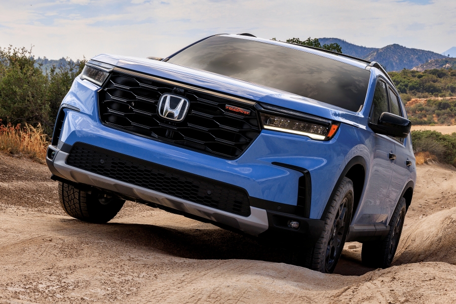 Honda Pilot รถ SUV ขนาดกลาง 3 แถว จะ 7 หรือ 8 ที่นั่ง ก็ปรับได้ภายในคัน