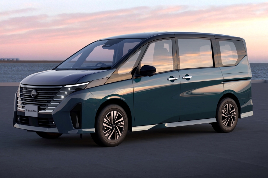 Nissan on sale serena 2022
