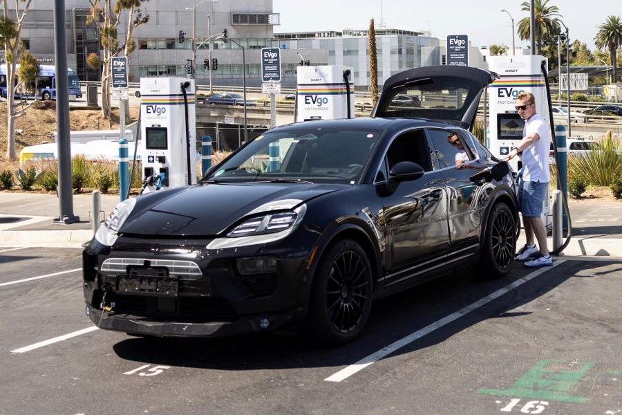 2023 porsche on sale macan ev