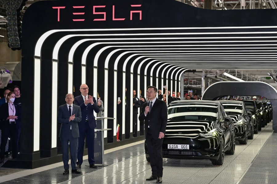 Tesla model online y kwh battery