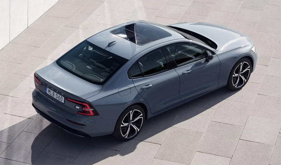 ราคาอย่างเป็นทางการ Volvo S60 Recharge Ultimate Dark (MY2023) 2,640,000 บาท วิ่งด้วยไฟฟ้า
