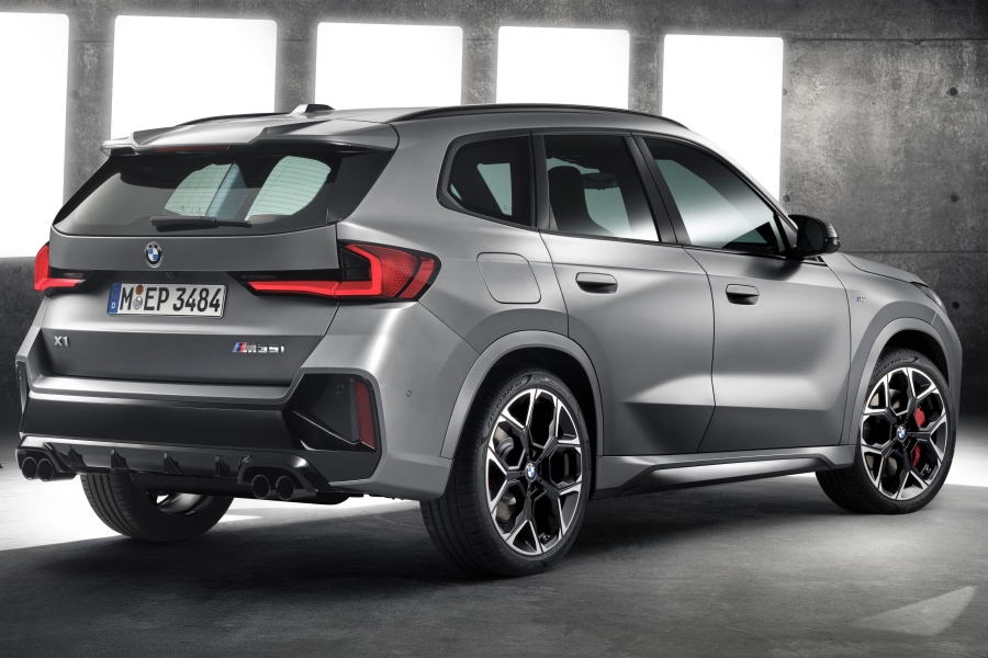 2024 BMW X1 M35i xDrive 300 แรงม้า ขับสี่ เกียร์ DCT พร้อม BMW OS 9