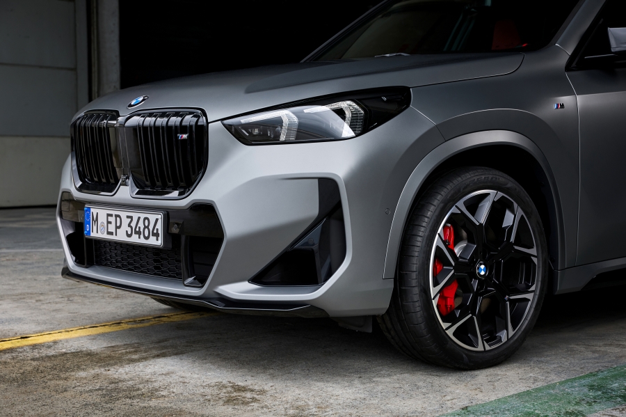 2024 BMW X1 M35i xDrive 300 แรงม้า ขับสี่ เกียร์ DCT พร้อม BMW OS 9 ล่าสุด HeadLight Magazine