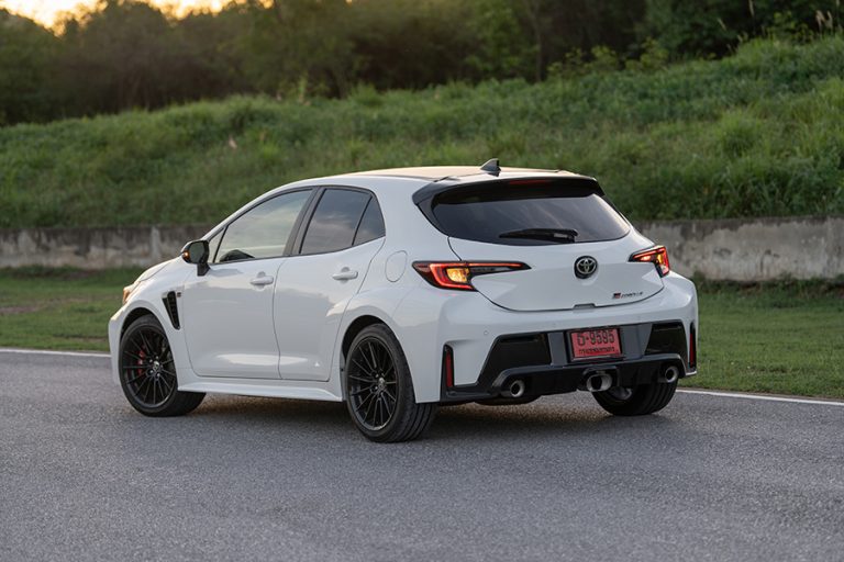 ภาพคันจริง Honda Civic Type R & Toyota GR Corolla | ตัวจี๊ดแดนอาทิตย์ ...