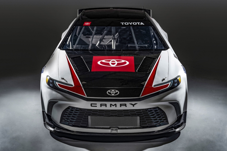2024 Toyota Camry NASCAR ปรับโฉมตามเวอร์ชั่นถนน เตรียมลงสนามกุมภาพันธ์