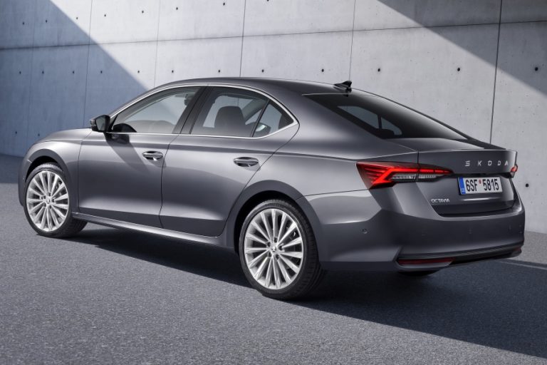 Skoda Octavia ปรับโฉมเพิ่มความสด เพิ่มพลังรุ่น RS เป็น 265 แรงม้า ...