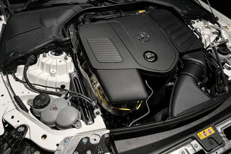 Engine Cle ราคาอย่างเป็นทางการ Mercedes-Benz CLE 300 4MATIC Coupe AMG Dynamic ...