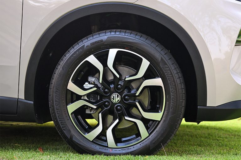 สเป็ค MG S5 EV | 170-245 แรงม้า RWD แบต 50-64kWh วิ่งไกลสุด 550 km ...