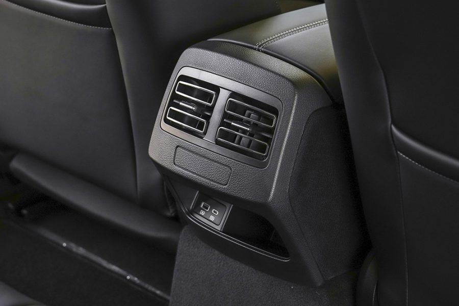 ราคาอย่างเป็นทางการ BYD Seal 5 DM-i : 599,900* - 699,900 บาท | ราคา ...