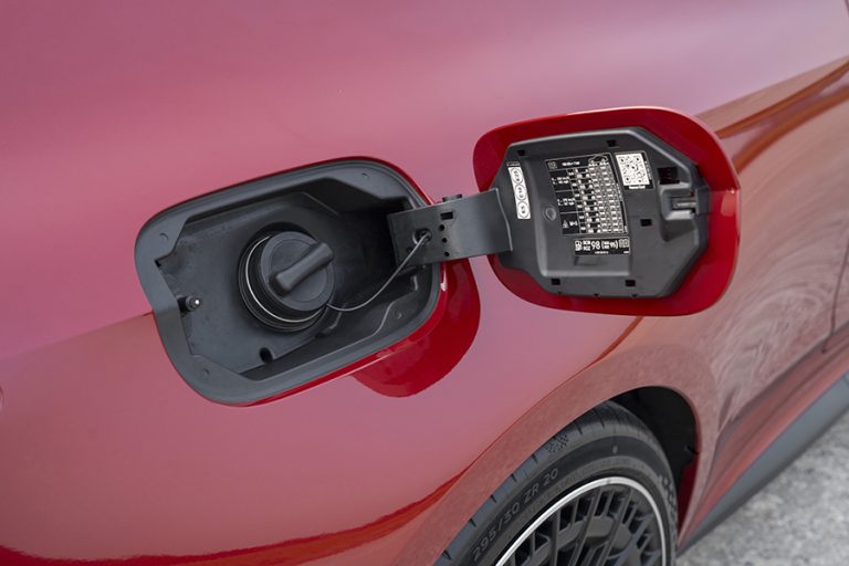 Engine Cle ภาพคันจริง Mercedes-AMG CLE 53 4MATIC+ Coupe | ม้าเชื่องกล้ามโต ที่ ...